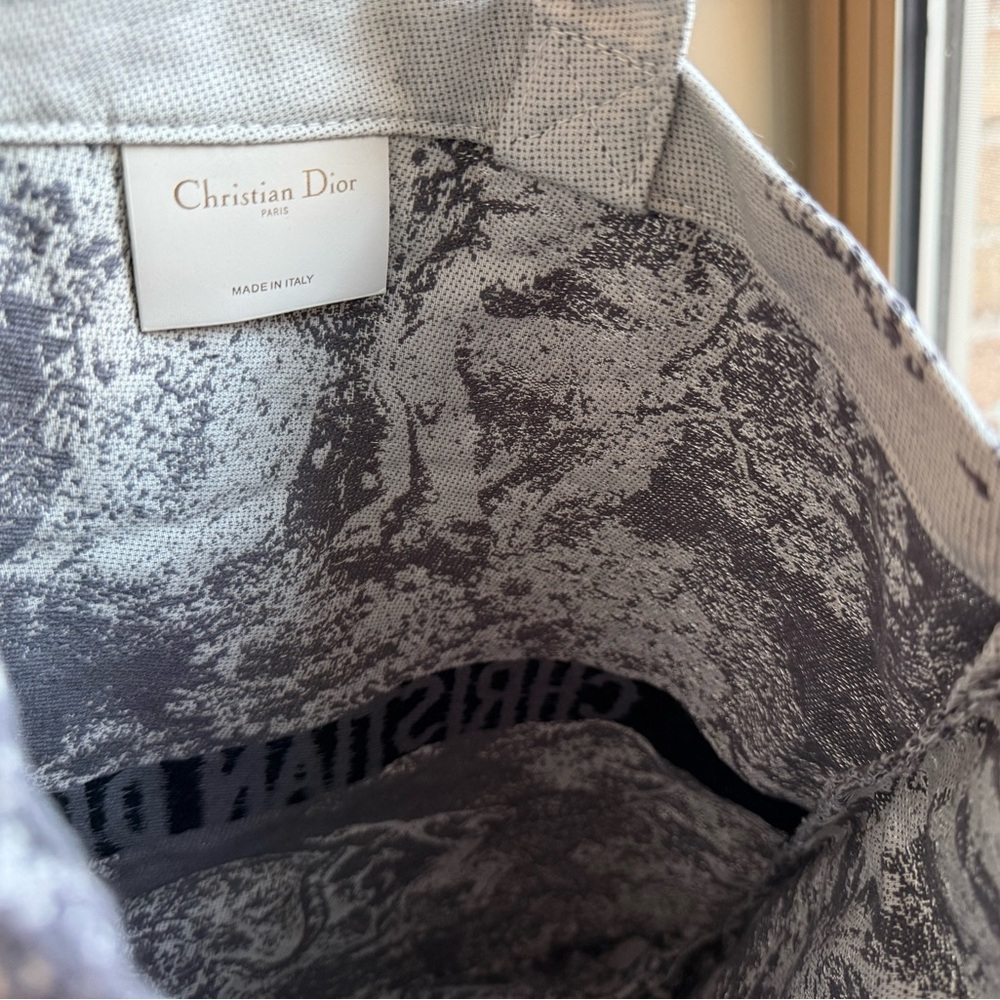 Dior Beauty Gray Embroidered Tote Bag - Picture 6 of 6